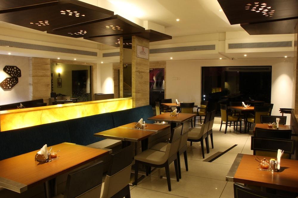 Hotel Fidalgo Panaji Exteriör bild